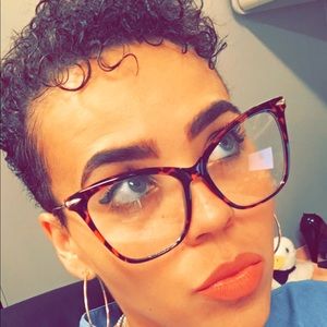 Meet your Posher, Natasha